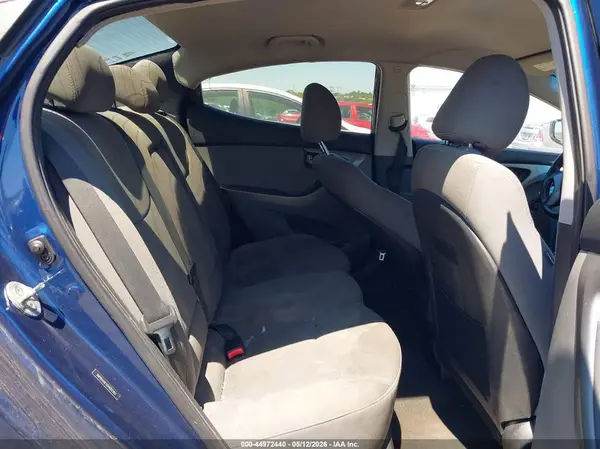 5NPDH4AE5GH692393 2016 HYUNDAI ELANTRA - Image 8