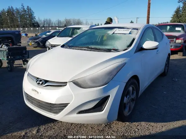 5NPDH4AE5GH693317 2016 HYUNDAI ELANTRA - Image 2