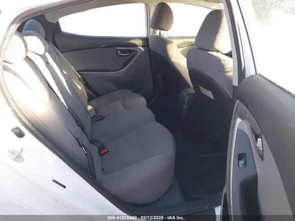 5NPDH4AE5GH693317 2016 HYUNDAI ELANTRA - Image 8