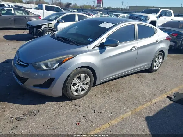 5NPDH4AE5GH697268 2016 HYUNDAI ELANTRA - Image 2