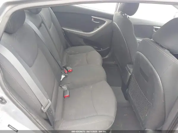 5NPDH4AE5GH697884 2016 HYUNDAI ELANTRA - Image 8