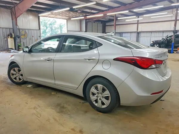 5NPDH4AE5GH698047 2016 HYUNDAI ELANTRA - Image 2