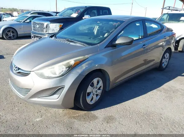 5NPDH4AE5GH698338 2016 HYUNDAI ELANTRA - Image 2