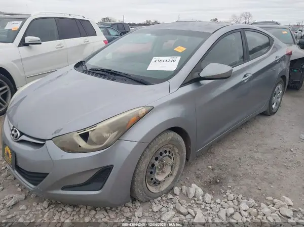 5NPDH4AE5GH698758 2016 HYUNDAI ELANTRA - Image 2