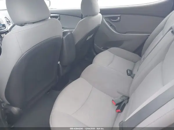 5NPDH4AE5GH698758 2016 HYUNDAI ELANTRA - Image 8
