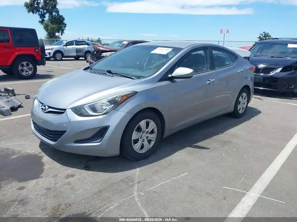 5NPDH4AE5GH698954 2016 HYUNDAI ELANTRA - Image 2