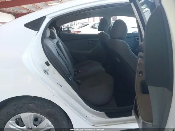 5NPDH4AE5GH699361 2016 HYUNDAI ELANTRA - Image 8