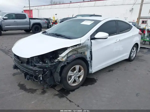 5NPDH4AE5GH700492 2016 HYUNDAI ELANTRA - Image 2