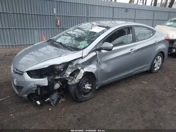 5NPDH4AE5GH700587 2016 HYUNDAI ELANTRA - Image 2
