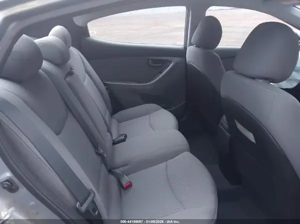 5NPDH4AE5GH700587 2016 HYUNDAI ELANTRA - Image 8