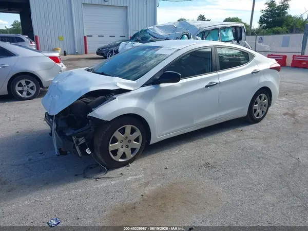 5NPDH4AE5GH700718 2016 HYUNDAI ELANTRA - Image 2