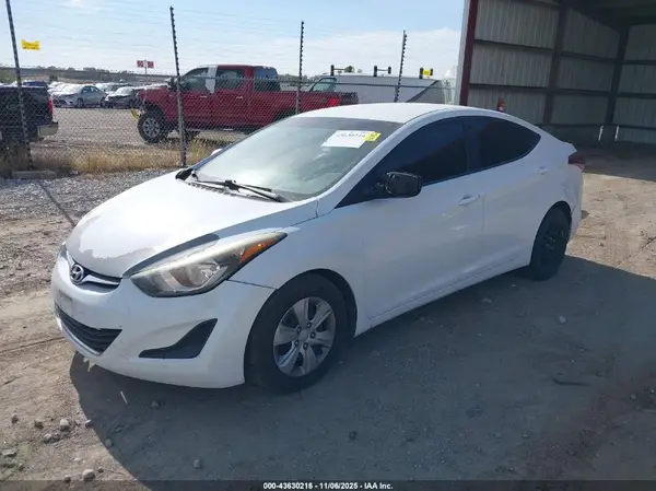 5NPDH4AE5GH703098 2016 HYUNDAI ELANTRA - Image 2