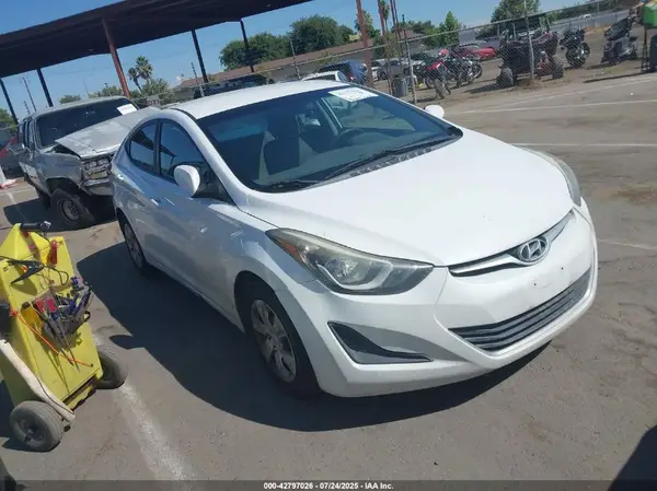 5NPDH4AE5GH707569 2016 HYUNDAI ELANTRA - Image 1