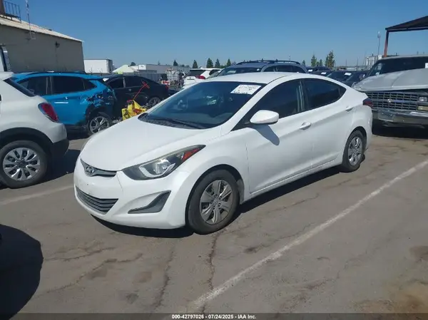 5NPDH4AE5GH707569 2016 HYUNDAI ELANTRA - Image 2