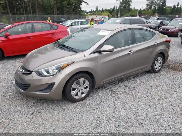 5NPDH4AE5GH708009 2016 HYUNDAI ELANTRA - Image 2