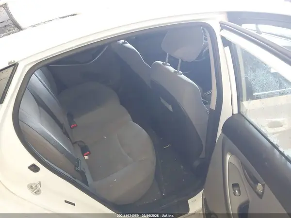 5NPDH4AE5GH708155 2016 HYUNDAI ELANTRA - Image 8