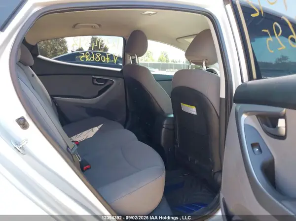 5NPDH4AE5GH708625 2016 HYUNDAI ELANTRA - Image 8