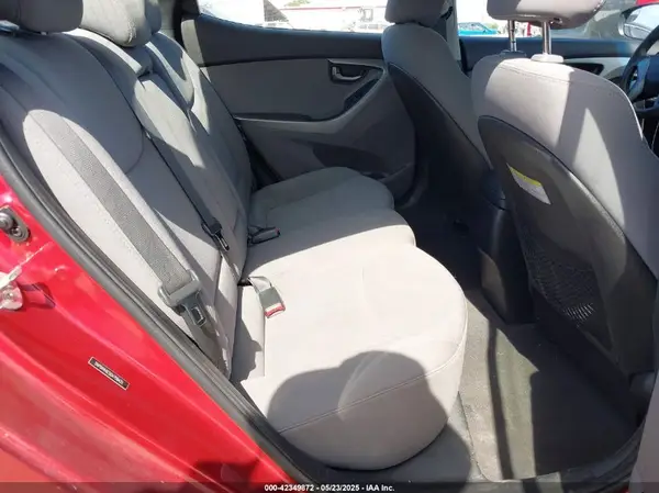 5NPDH4AE5GH709421 2016 HYUNDAI ELANTRA - Image 8