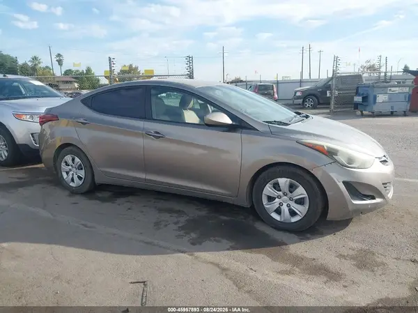 5NPDH4AE5GH709757 2016 HYUNDAI ELANTRA - Image 1