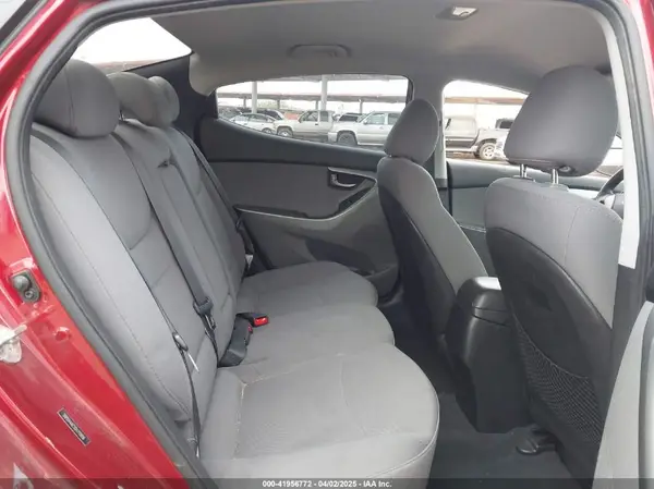 5NPDH4AE5GH710956 2016 HYUNDAI ELANTRA - Image 8