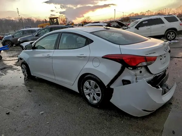 5NPDH4AE5GH711475 2016 HYUNDAI ELANTRA - Image 2