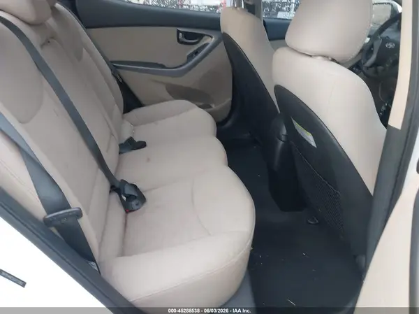 5NPDH4AE5GH712383 2016 HYUNDAI ELANTRA - Image 8