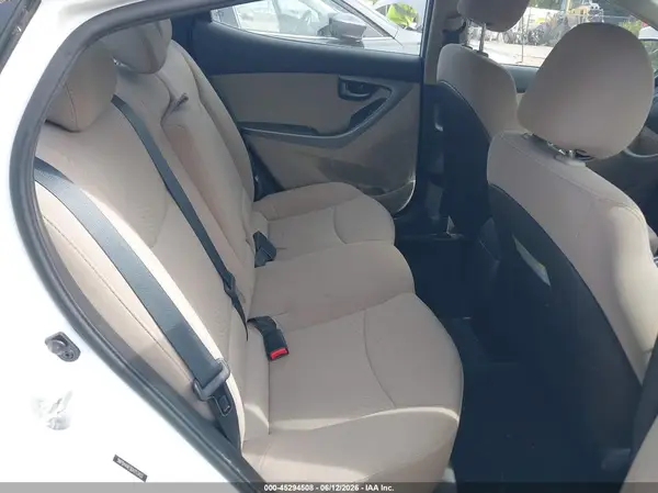 5NPDH4AE5GH712433 2016 HYUNDAI ELANTRA - Image 8