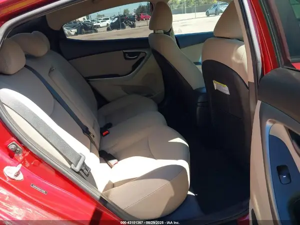 5NPDH4AE5GH713078 2016 HYUNDAI ELANTRA - Image 8