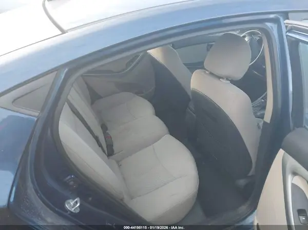 5NPDH4AE5GH718622 2016 HYUNDAI ELANTRA - Image 8