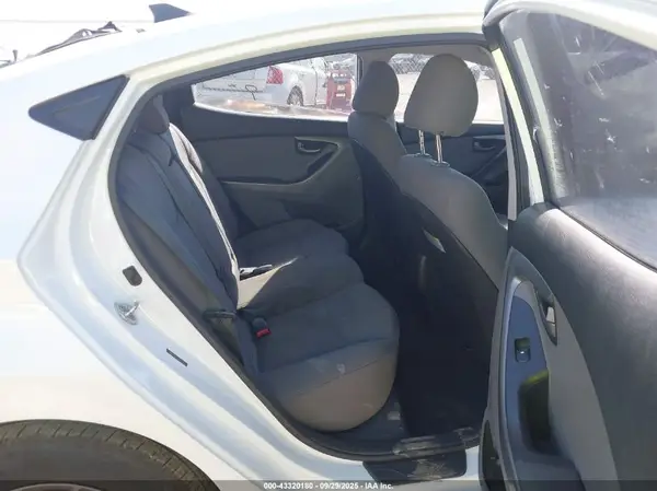 5NPDH4AE5GH720127 2016 HYUNDAI ELANTRA - Image 8