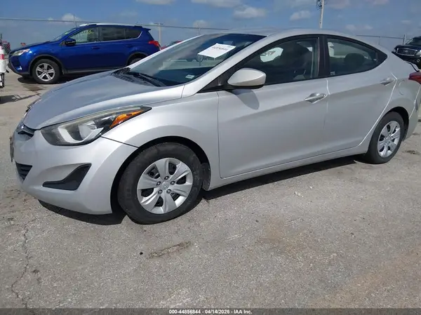 5NPDH4AE5GH720712 2016 HYUNDAI ELANTRA - Image 2