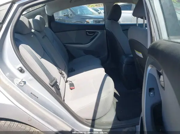 5NPDH4AE5GH720984 2016 HYUNDAI ELANTRA - Image 8