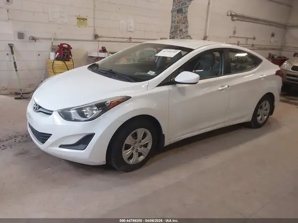 5NPDH4AE5GH721178 2016 HYUNDAI ELANTRA - Image 2