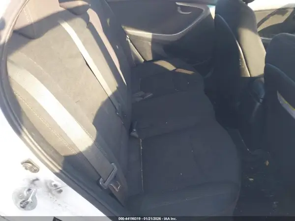 5NPDH4AE5GH723402 2016 HYUNDAI ELANTRA - Image 8