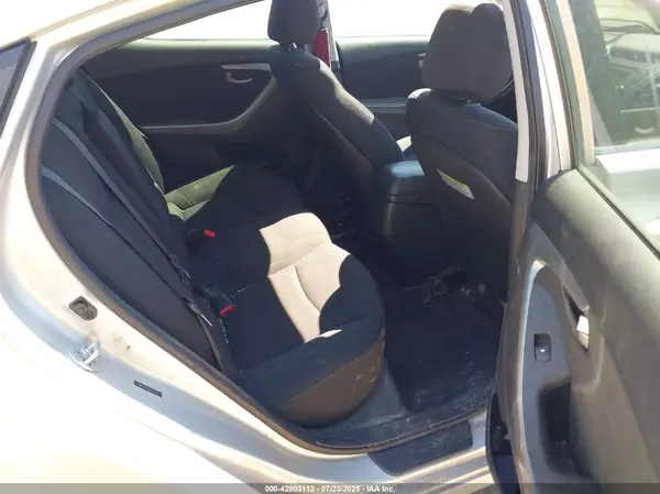 5NPDH4AE5GH724551 2016 HYUNDAI ELANTRA - Image 8
