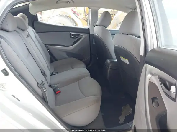 5NPDH4AE5GH725151 2016 HYUNDAI ELANTRA - Image 8