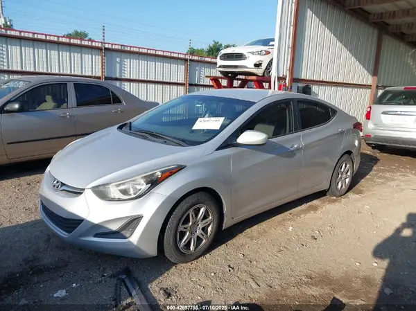 5NPDH4AE5GH727031 2016 HYUNDAI ELANTRA - Image 2