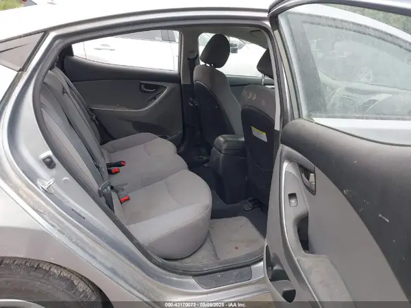 5NPDH4AE5GH729183 2016 HYUNDAI ELANTRA - Image 8