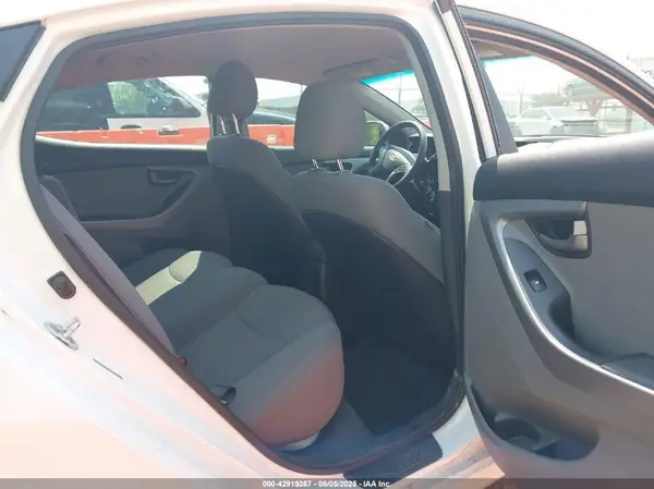 5NPDH4AE5GH731726 2016 HYUNDAI ELANTRA - Image 8