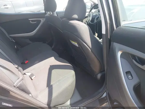 5NPDH4AE5GH732634 2016 HYUNDAI ELANTRA - Image 8