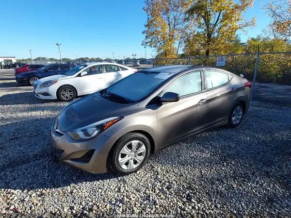 5NPDH4AE5GH732911 2016 HYUNDAI ELANTRA - Image 2