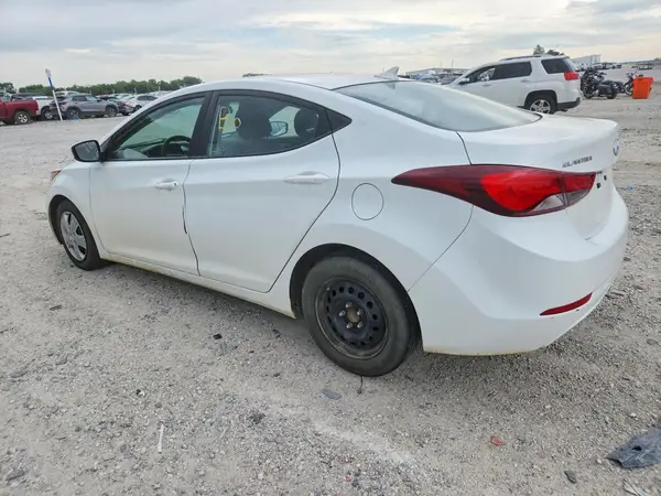 5NPDH4AE5GH732973 2016 HYUNDAI ELANTRA - Image 2