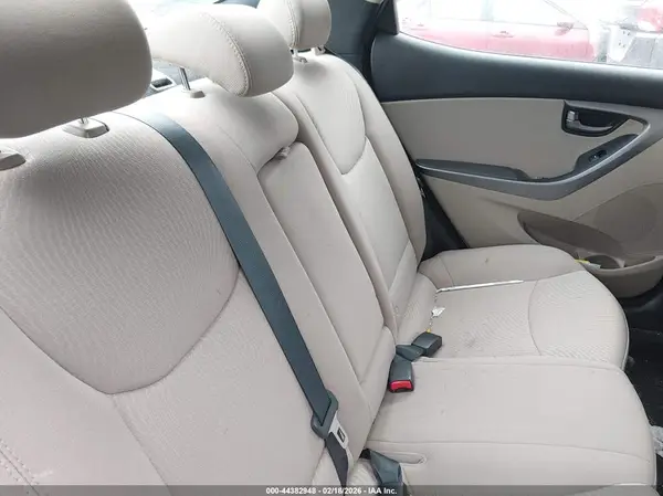 5NPDH4AE5GH733458 2016 HYUNDAI ELANTRA - Image 8