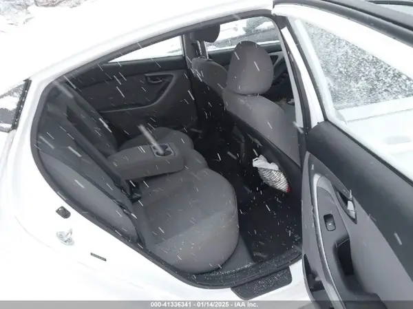 5NPDH4AE5GH734027 2016 HYUNDAI ELANTRA - Image 8