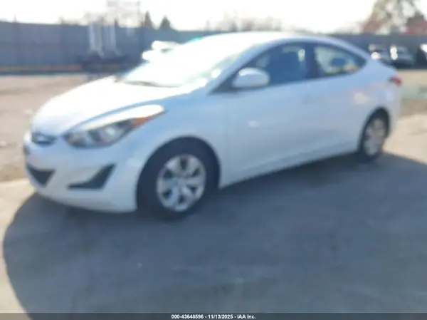 5NPDH4AE5GH735727 2016 HYUNDAI ELANTRA - Image 2