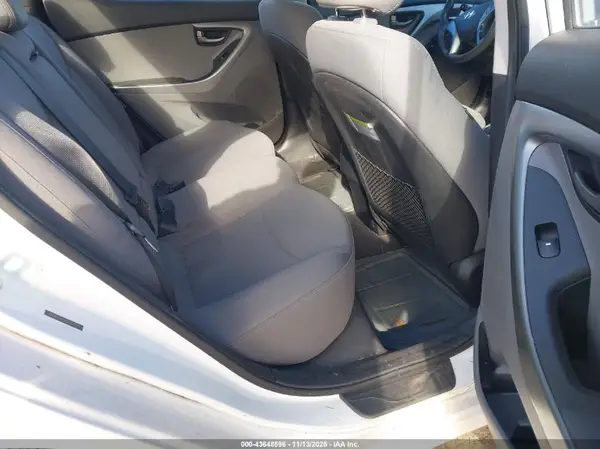 5NPDH4AE5GH735727 2016 HYUNDAI ELANTRA - Image 8