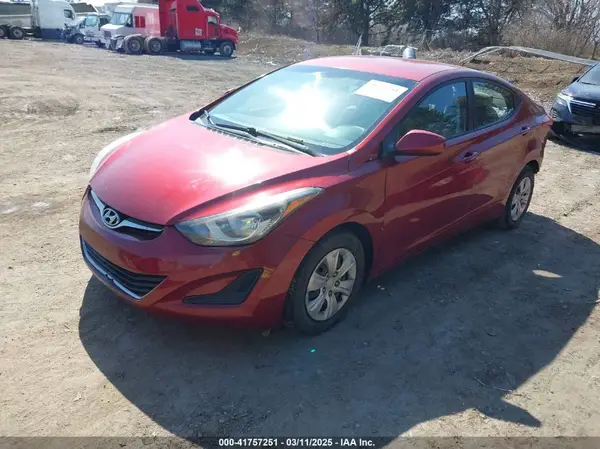 5NPDH4AE5GH738398 2016 HYUNDAI ELANTRA - Image 2