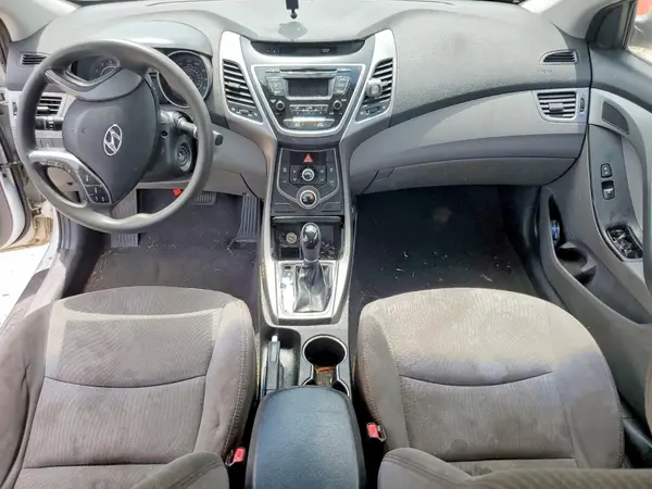 5NPDH4AE5GH738563 2016 HYUNDAI ELANTRA - Image 8