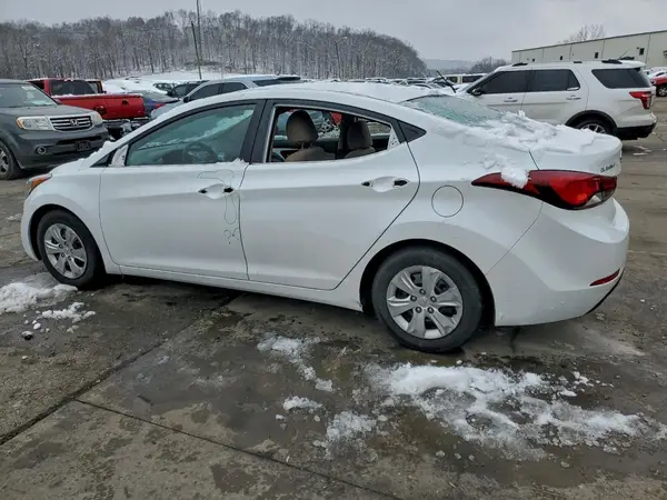 5NPDH4AE5GH742256 2016 HYUNDAI ELANTRA - Image 2