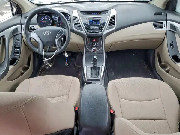 5NPDH4AE5GH742256 2016 HYUNDAI ELANTRA - Image 8